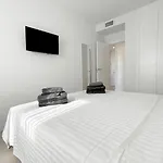 Town Luxury Pluto *