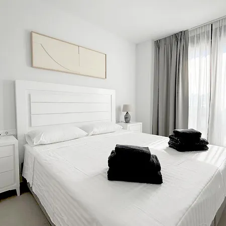 Town Luxury Pluto Apartment